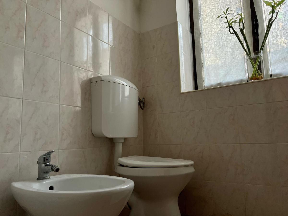 Novi Ligure Private Apartment Exteriör bild