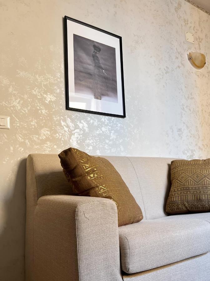 Novi Ligure Private Apartment Exteriör bild