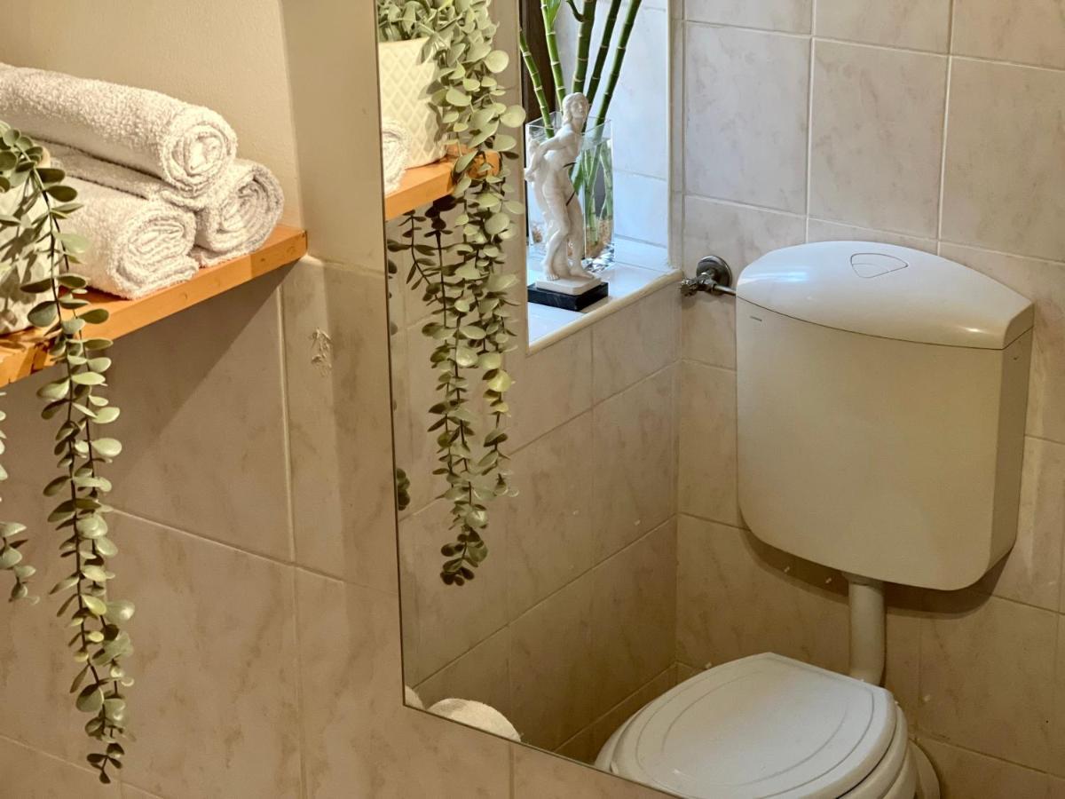 Novi Ligure Private Apartment Exteriör bild